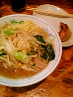 「タンギョウ ヤサイショウガ【1000円】」@トナリの写真