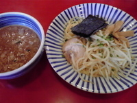 「つけ麺 750円+替え玉 100円」@博多まるきんラーメン 春日店の写真