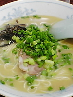 「博多ラーメン（￥600）+替え玉（無料）」@長浜家の写真