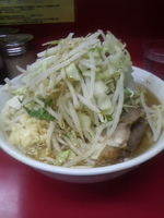 「小ラーメン ヤサイ+カラメ+にんにく」@ラーメン二郎 桜台駅前店の写真