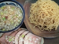 「つけそば（300g） 750円+トッピングチャーシュー250円」@頓知房の写真