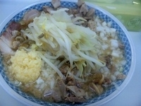 「らーめん（野菜少なめ）600円+大盛り100円+たまねぎ70円+」@ラーメン大 我孫子店の写真