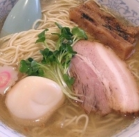 「塩海老風味ラーメン（玉子トッピング）」@Stomyの写真