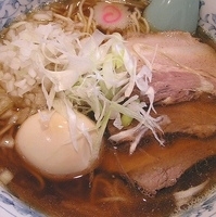 「にぼし肉そば（玉子+玉ねぎ増しトッピング）」@Stomyの写真