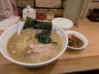 「味濱家」@横浜ラーメン 味濱家 神戸本山店の写真