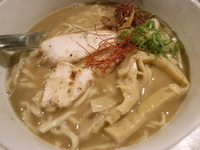 「グリーンカレーソバ￥850+肉めし￥300+餃子￥300+ご飯￥」@BASSANOVAの写真