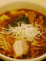 「醤油ラーメン（￥500）+ワンタン（￥150）」@和風らーめん 味のほうさくの写真