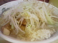 「普通盛焼豚小ブタ（ニンニク）」@ラーメン二郎 品川店の写真