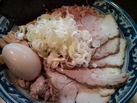 「油そば全部乗せ（1050円）」@兎に角 松戸店の写真