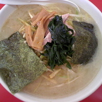 「ネギラーメン（麺カタメ・アブラ多め）￥700」@ラーメンショップ 犬塚本店の写真