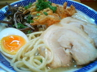 「鶏ラーメン+特濃/塩+HPサービス（￥700+￥100+サービス」@山勝軒の写真