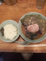 「らーめん+ライス（無料）」@横浜ラーメン 武蔵家 稲田堤店の写真