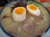 「味玉ラーメン +替玉+ライス」@博多ラーメン しばらく 町屋店の写真