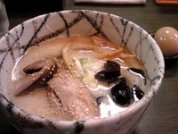 「しおラーメン+味付卵」@風来居 新宿店の写真