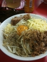 「汁なし/ニンニク・野菜」@らーめん豚喜の写真