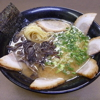 「とんこつ正油（こってり）+チャーシュー」@とんこつラーメン 一遊の写真