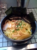 「辛味油そば（大盛り）のり増し（800円）+餃子（200円）」@油そば 雷神 市川店の写真