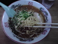 「ニンニクとんこつラーメン」@めんめん・かめぞうの写真