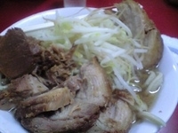 「小豚ラーメン 850円 （ニンニク無し） + 巻チャーシュー 1」@蓮爾 登戸店の写真