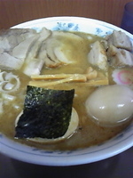 「中華そば（650円）+半肉（150円）+味玉（100円）」@次念序の写真