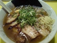 「スープ:3番 豚骨・鶏・魚介 麺:細ストレート タレ:醤油 チャ」@らーめん研究所の写真