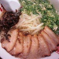 「肉入りばりきめん（ハリガネ）¥930 九条ネギ¥50 背脂×2¥」@ばりきや 太田店の写真