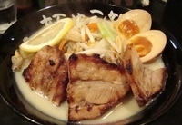 「海と大地+切り落としチャーシュー+旨玉 【750円+100円+1」@麺や三笑 はじめの写真