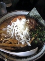 「とりそば黒+炙りチャーシュー+メンマ」@麺堂 稲葉の写真