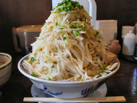 「大盛 ヤサイマシ」@ラーメン無限大 津田沼店の写真