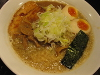 「極豚骨らーめん￥700+味玉￥100」@つけめん 美豚 蓮田店の写真