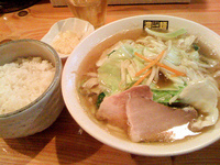 「濃菜麺+ニンニク+小ライス（870円）」@濃菜麺 井の庄の写真
