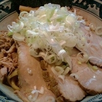 「チャーシュー油そば 900円」@兎に角 松戸店の写真