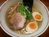 「比内地鶏の塩「味玉付」（950円）」@BUZZの写真