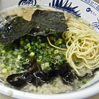 「博多らーめん（￥600）」@ラーメンえちご 本店の写真