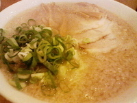 「ラーメン（麺硬め・油多め・辛さ普通）」@京都銀閣寺 ますたにラーメン 田町店の写真