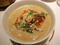 「坦々麺 ￥1,400」@筑紫楼 銀座店の写真