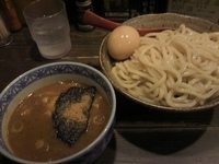 「つけめん（中）+半熟玉子 800円」@つけ麺専門店 三田製麺所 三田本店の写真