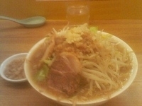 「ラーメン 300g +ニンニクヤサイ」@ラーメン荘 地球規模で考えろ 伏見本店の写真