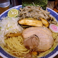 「秋刀魚節のあっさり仕立てスープ松茸入り中華そば 大盛 850円」@本家大黒屋本舗 平井店の写真