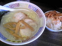 「とんこつ塩ラーメン」@麻布ラーメン 芝浦店の写真