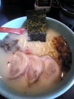 「ちゃーしゅーめん（太）+替え玉+牛肉高菜飯」@麺匠 むさし坊 武蔵浦和本店の写真