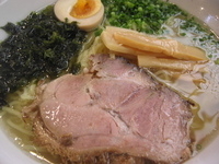 「らーめん（塩）中盛り 「平日ランチタイム中盛り無料」 ￥630」@めんや 福助の写真