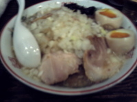 「らーめん（玉葱マシ、油マシ）350円+豚200円+味玉100円=」@らーめん るどるふの写真