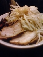 「ラブメン（小）（野菜、ニンニク少し）」@ラブメン 楽々の写真