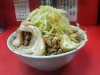 「ラーメン小+豚 ヤサイ・ニンニク」@ドン-キタモトの写真