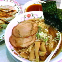 「東京ラーメン 462円 + 餃子 231円」@餃子の王将 新橋駅前店の写真