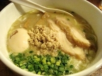 「白鶏らーめん+味玉 【680円+マイ箸サービス】」@鶏の穴の写真