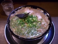 「とんこつらーめん 大盛」@無鉄砲 大阪店の写真