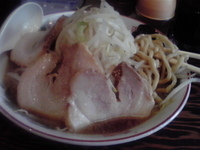 「らーめん ヤサイマシ 350円（記念価格）+チャーシュー 200」@らーめん るどるふの写真