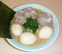 「ラーメン（並）+味付玉子」@真鍋家の写真